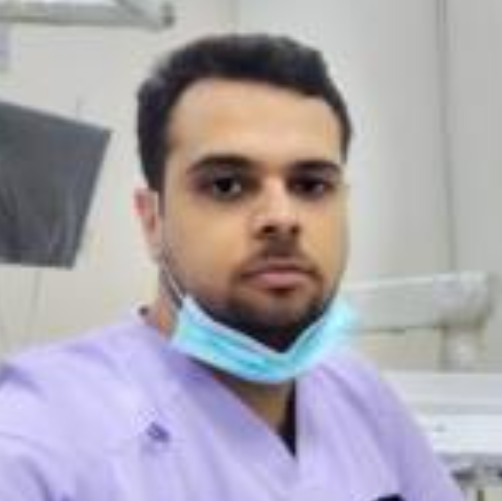 الدكتور عبدالعزيز البابا – أخصائي تقويم أسنان في الرياض