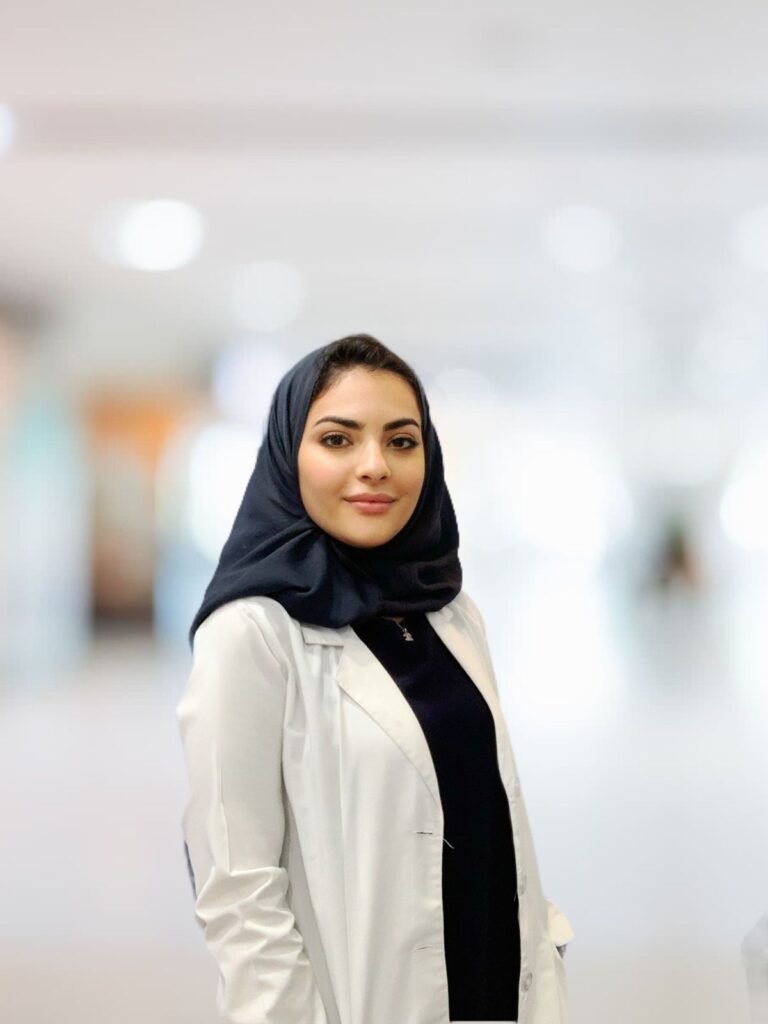 الدكتورة آلاء العيوطي - أخصائية تقويم الأسنان