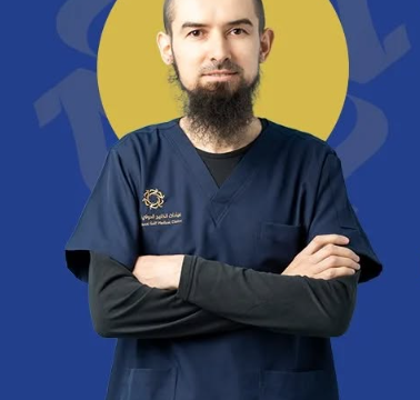 دكتور عزت شمس الدين – أخصائي تقويم أسنان في المدينة المنورة
