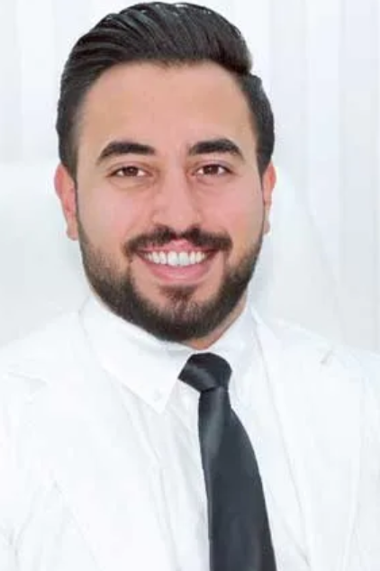 الدكتور يزن رياض