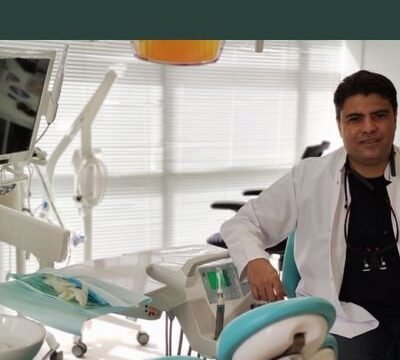 د. إسماعيل محمد إسماعيل – خبير زراعة الأسنان الرقمية في المدينة المنورة