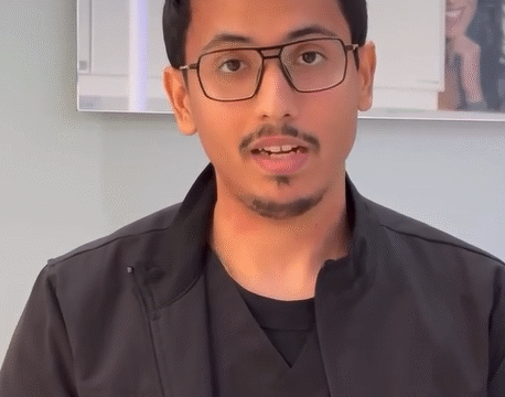 الدكتور ريان الزهراني طبيب أسنان في مجمع البدر الخامس بمكة