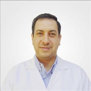 الدكتور بسام الأحمد طبيب أسنان في مجمع الابتسامة الماسية بالرياض