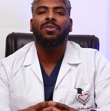 الدكتور محمد صلاح أخصائي أسنان الأطفال في عيادات بلغصون جدة