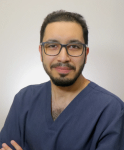 الدكتور مهند أسامة غنيم في مستوصف غسان فرعون جدة الزهراء