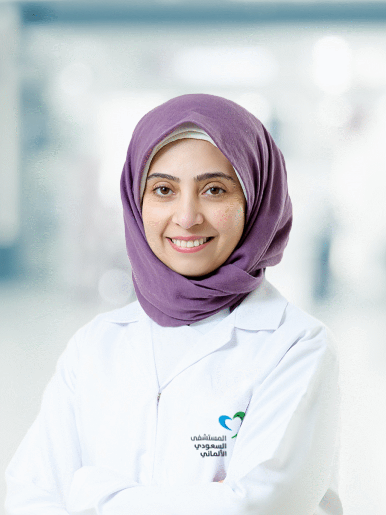 الدكتورة هند قطامش دكتورة تجميل اسنان بمستشفى السعودي الألماني الدمام