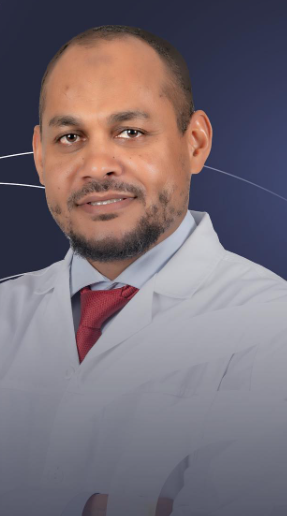الدكتور علي اطبيقة استشاري تقويم الأسنان في عيادة الدكتور نزار غلام