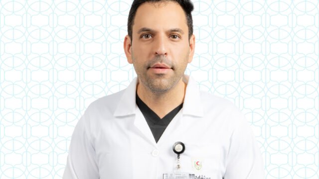 الدكتور محمد جمال فايز عابدين طبيب زراعة اسنان في مستشفى دله نمار