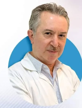 الدكتور محمد فايز عقيل خبرة فرنسية في مجمع العقيل لطب الأسنان بتبوك