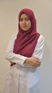 الدكتورة أفنان ساموه طبيبة الأسنان العامة في عيادات السن الضاحك