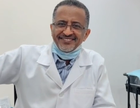 الدكتور أحمد فضل أخصائي زراعة الأسنان في المهيدب الهجرة بالمدينة المنورة