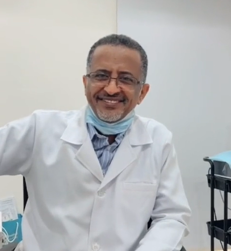الدكتور أحمد فضل أخصائي زراعة الأسنان في المهيدب الهجرة بالمدينة المنورة