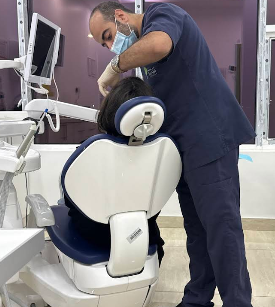 الدكتور ثروت عثمان الشهاوي أخصائي تقويم الأسنان في رام الدمام