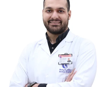 الدكتور عاطف بكر خضر أخصائي أسنان الأطفال في المواساة الرياض