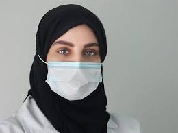 الدكتورة لمياء علي الوزير طبيبة اسنان في جازان