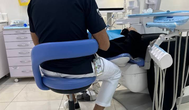 الدكتور علي الطويل أخصائي تقويم الأسنان في الخبر